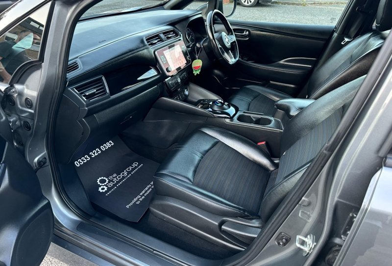 NISSAN LEAF