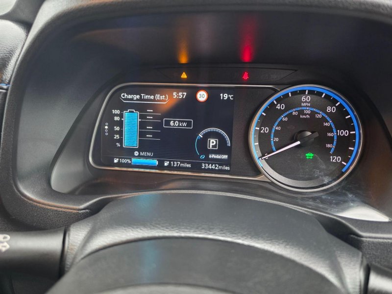 NISSAN LEAF