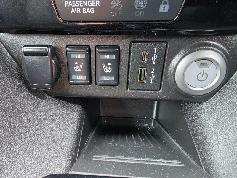 NISSAN LEAF
